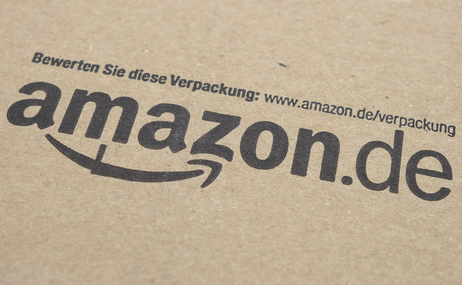 Amazon DE (Saksa) logo postituskuoressa